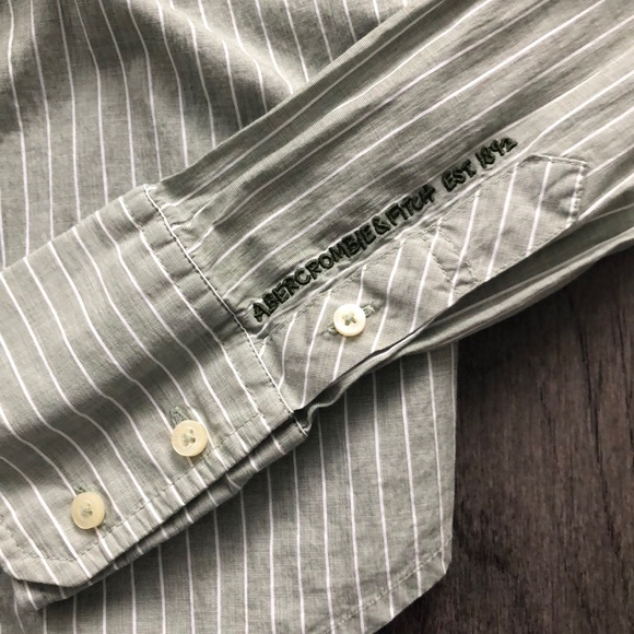 Abercrombie & Fitch button down Woman’s shirt - Picture 4 of 7